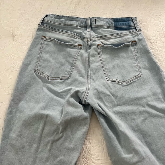 Abercrombie Curve Love High Rise Mom Jeans - Picture 5 of 5